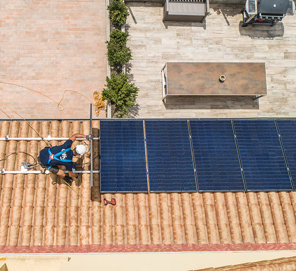découvrez les nouvelles aides photovoltaïques disponibles en 2025 pour soutenir votre transition énergétique. profitez des subventions et incitations financières pour investir dans l'énergie solaire et réduire votre facture d'électricité tout en contribuant à l'environnement.