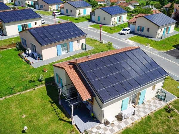 découvrez comment optimiser l'amortissement de vos panneaux photovoltaïques. apprenez les stratégies pour maximiser vos économies d'énergie et rentabiliser rapidement votre investissement dans l'énergie solaire.