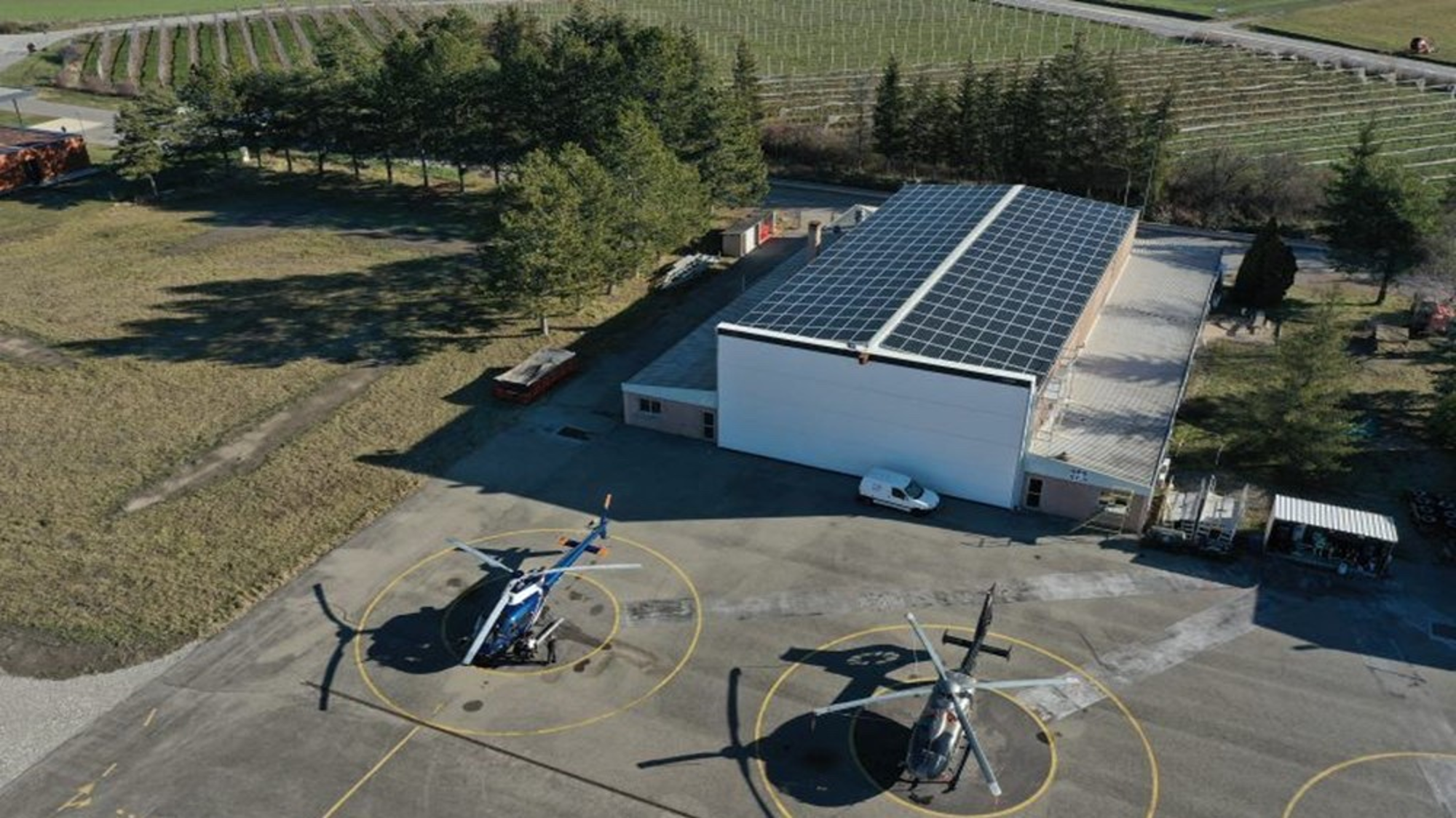 découvrez les avantages fiscaux liés à l'installation de panneaux photovoltaïques. profitez de réductions d'impôts et d'aides financières pour optimiser votre transition énergétique tout en réalisant des économies sur vos factures d'électricité.