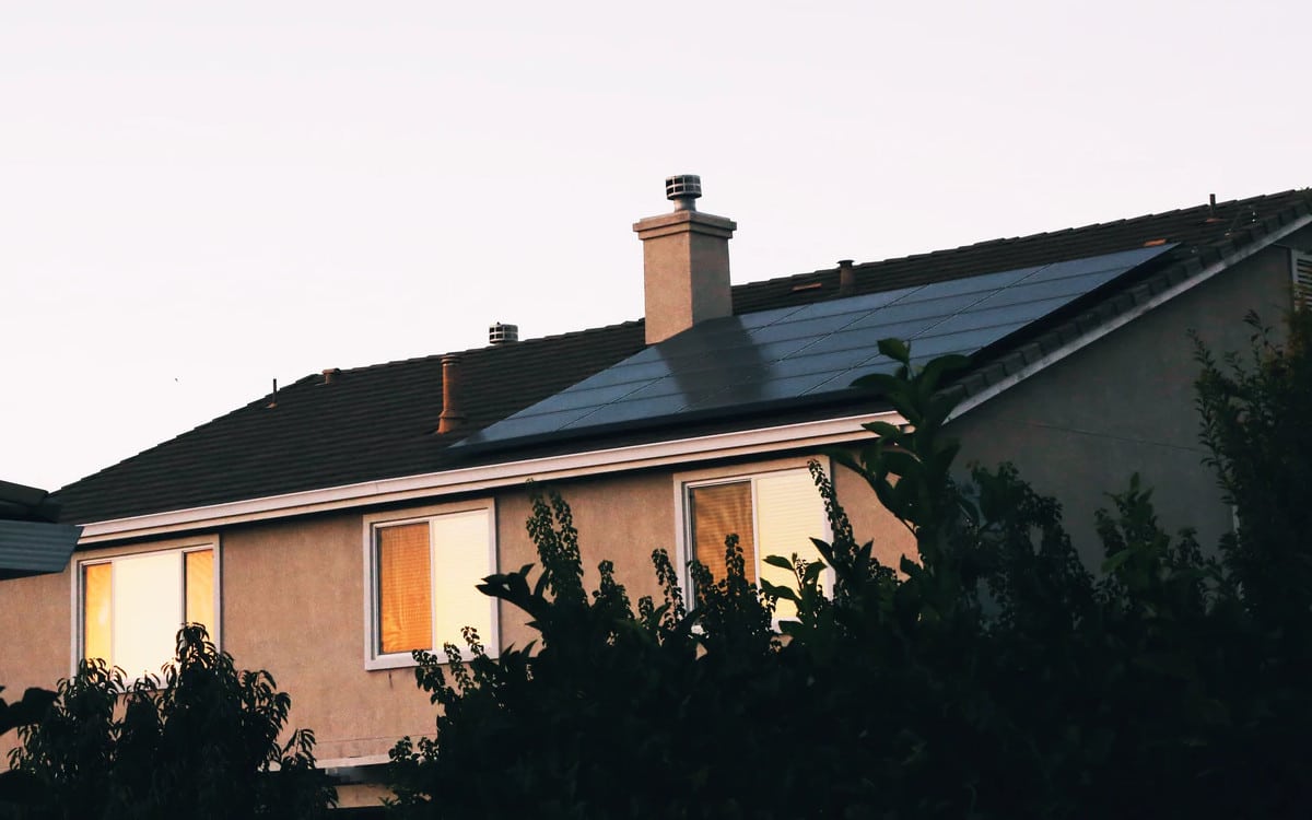 découvrez notre analyse approfondie des avis sur les panneaux photovoltaïques ikea. informez-vous sur la qualité, la performance et l'impact environnemental de ces panneaux photovoltaïques tout en faisant le choix éclairé pour votre transition énergétique.