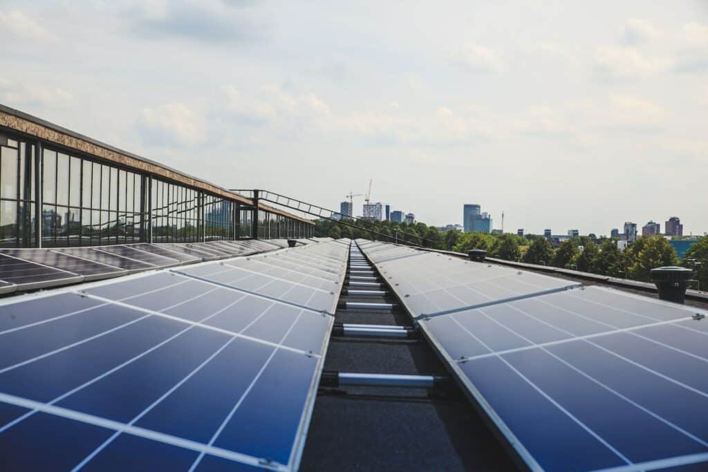 découvrez notre guide complet sur les avis concernant les panneaux photovoltaïques. informez-vous sur les avantages, les inconvénients et les retours d'expérience des utilisateurs pour faire le meilleur choix pour votre transition énergétique.