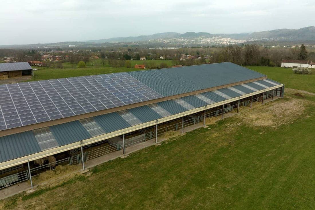 découvrez comment la charpente pour panneaux photovoltaïques peut optimiser l'installation de vos systèmes solaires. apprenez les meilleures pratiques pour une structure robuste et durable, garantissant une efficacité maximale de vos panneaux solaires tout en respectant les normes de sécurité.