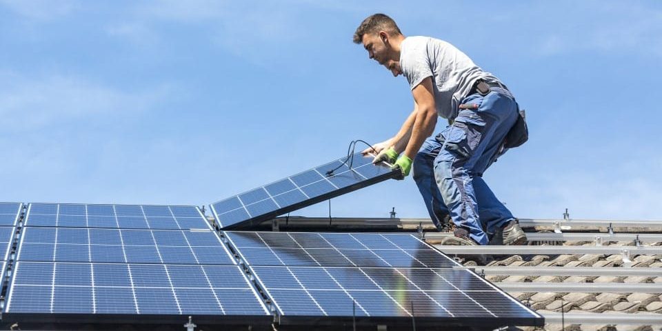 découvrez comment choisir la meilleure entreprise de panneaux photovoltaïques pour optimiser votre installation solaire. comparez les offres, vérifiez les certifications et bénéficiez de conseils d'experts pour un projet réussi et durable.