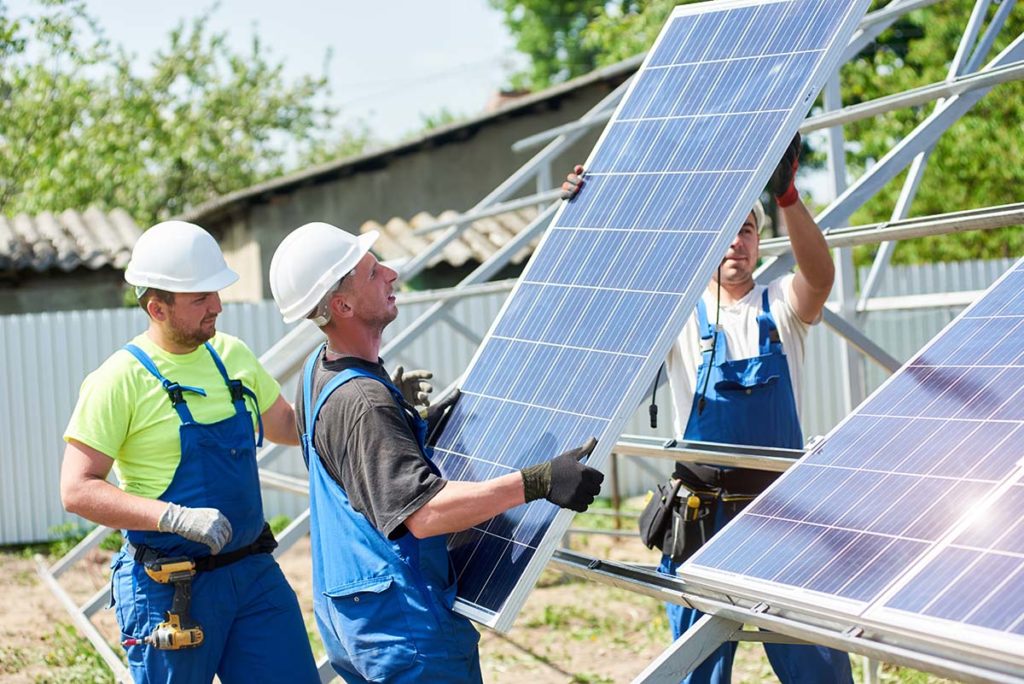 découvrez comment choisir le bon installateur de panneaux photovoltaïques pour optimiser votre investissement solaire. guide complet pour sélectionner un professionnel qualifié et assurer une installation efficace et durable.