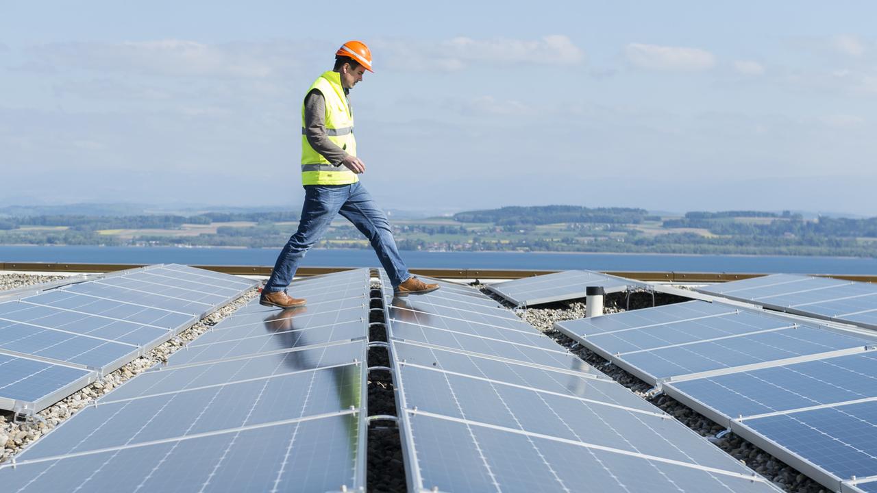 découvrez notre comparatif complet des panneaux photovoltaïques pour vous aider à choisir la meilleure option pour votre installation solaire. analyse des performances, des prix, et des avis d'experts pour maximiser votre investissement photovoltaïque.