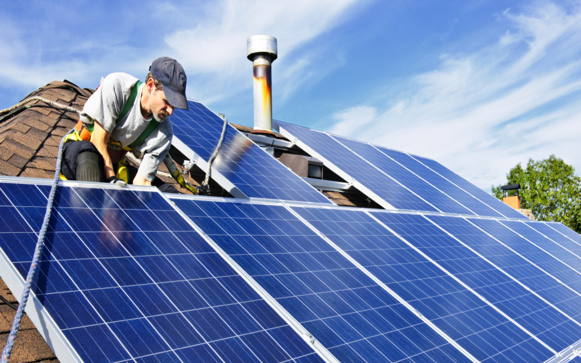 découvrez les coûts associés à l'installation de panneaux photovoltaïques et comment ils peuvent influencer votre choix d'énergie renouvelable. comparez les prix, les aides disponibles et les économies potentielles pour un investissement rentable et durable.