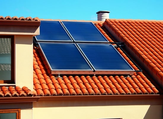 découvrez les coûts des panneaux photovoltaïques et leur rentabilité à long terme. informez-vous sur les facteurs influençant les prix, les aides disponibles et les économies d'énergie possibles pour un investissement durable et éco-responsable.