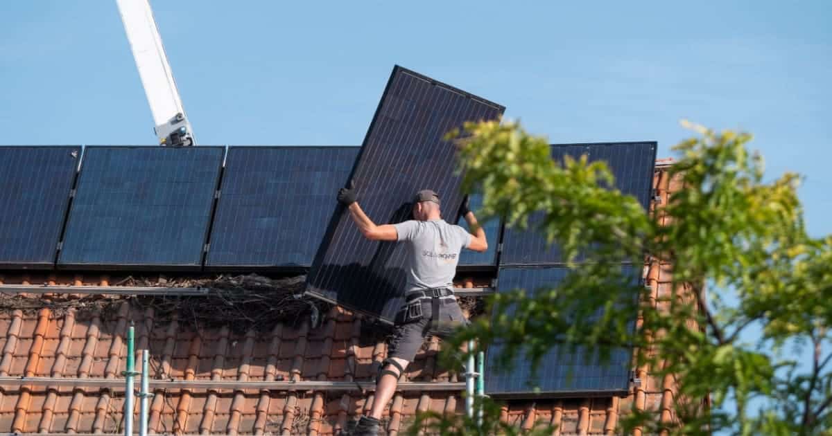 découvrez comment procéder à la déconnexion de vos panneaux photovoltaïques en toute sécurité. suivez nos conseils pour protéger votre installation et optimiser votre production d'énergie solaire.