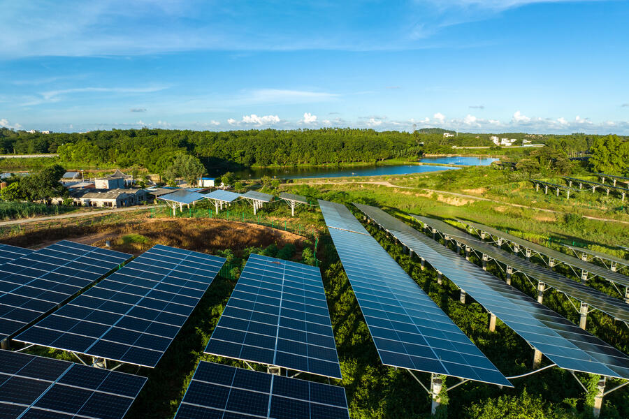 découvrez tout ce qu'il faut savoir sur les déductions fiscales liées aux panneaux photovoltaïques en 2025. optimisez vos investissements écologiques et profitez des avantages fiscaux offerts par la transition énergétique.