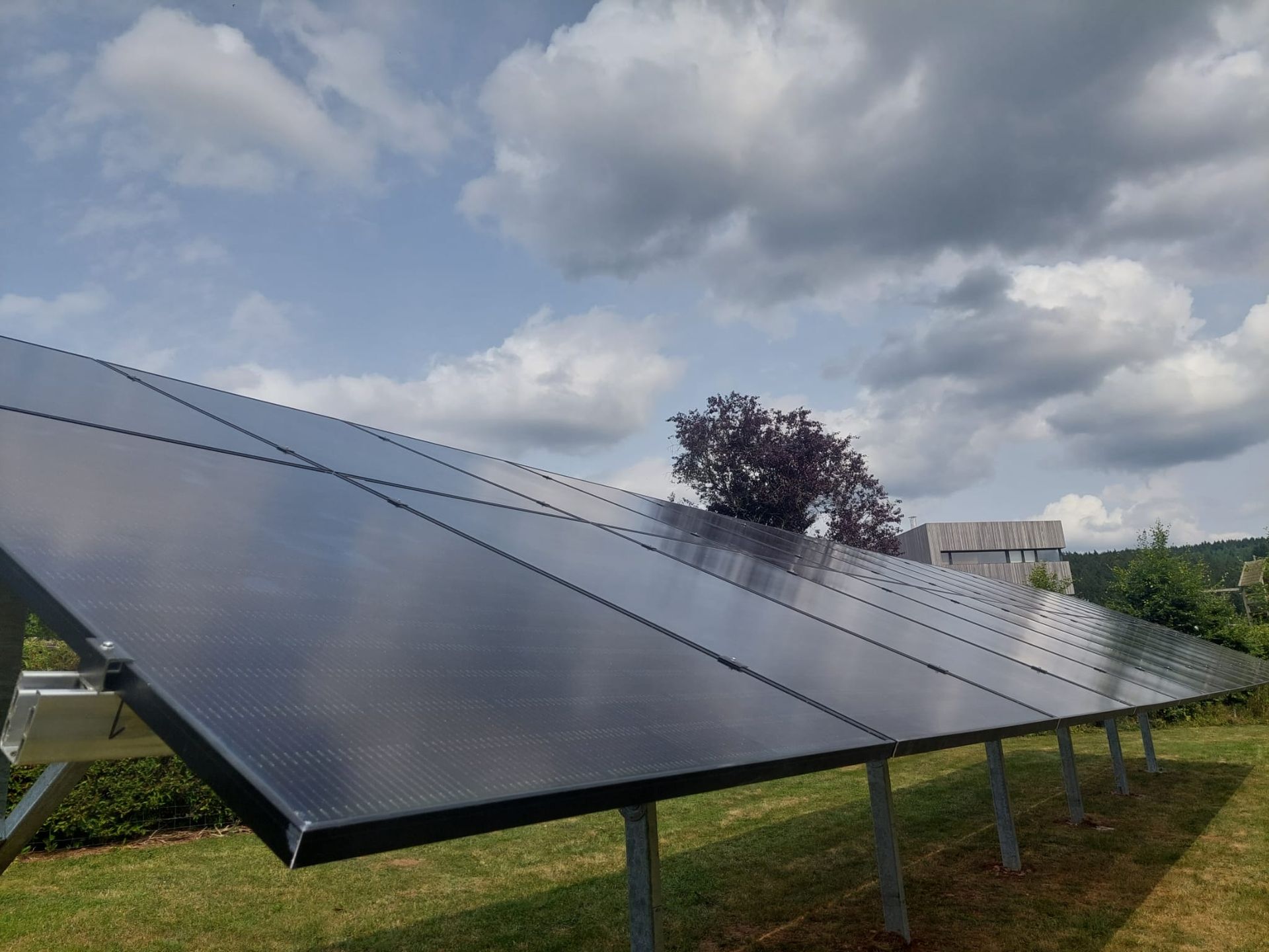 découvrez comment bénéficier des déductions fiscales pour vos installations photovoltaïques en 2025. maximisez vos économies et contribuez à une énergie durable tout en profitant des avantages fiscaux offerts par la législation. informez-vous sur les conditions, les démarches et les opportunités qui s'offrent à vous.