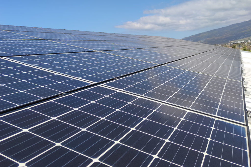 découvrez tout ce qu'il faut savoir sur la durée de vie des panneaux photovoltaïques, de leur performance à l'entretien, pour maximiser votre investissement énergétique et profiter d'une énergie renouvelable durable.
