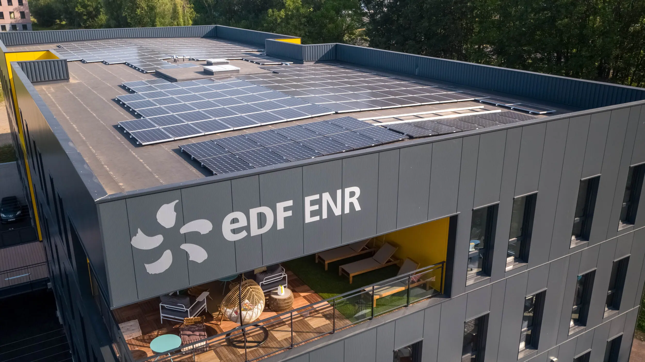 découvrez comment edf propose des solutions de panneaux photovoltaïques pour optimiser votre production d'énergie solaire. profitez d'une énergie renouvelable, réduisez votre facture d'électricité et participez à la transition énergétique avec des installations adaptées à vos besoins.