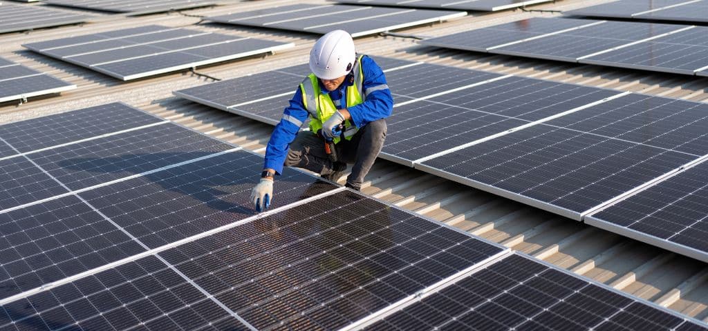 découvrez notre guide complet sur la fabrication de panneaux photovoltaïques. apprenez les étapes essentielles, les matériaux nécessaires et les techniques innovantes pour créer vos propres panneaux solaires et optimiser votre production d'énergie renouvelable.