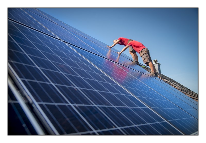 découvrez notre guide complet pour les installateurs de panneaux photovoltaïques dans le hainaut. apprenez les meilleures pratiques, les réglementations locales et les conseils d'experts pour optimiser votre installation et maximiser l'efficacité de vos panneaux solaires.