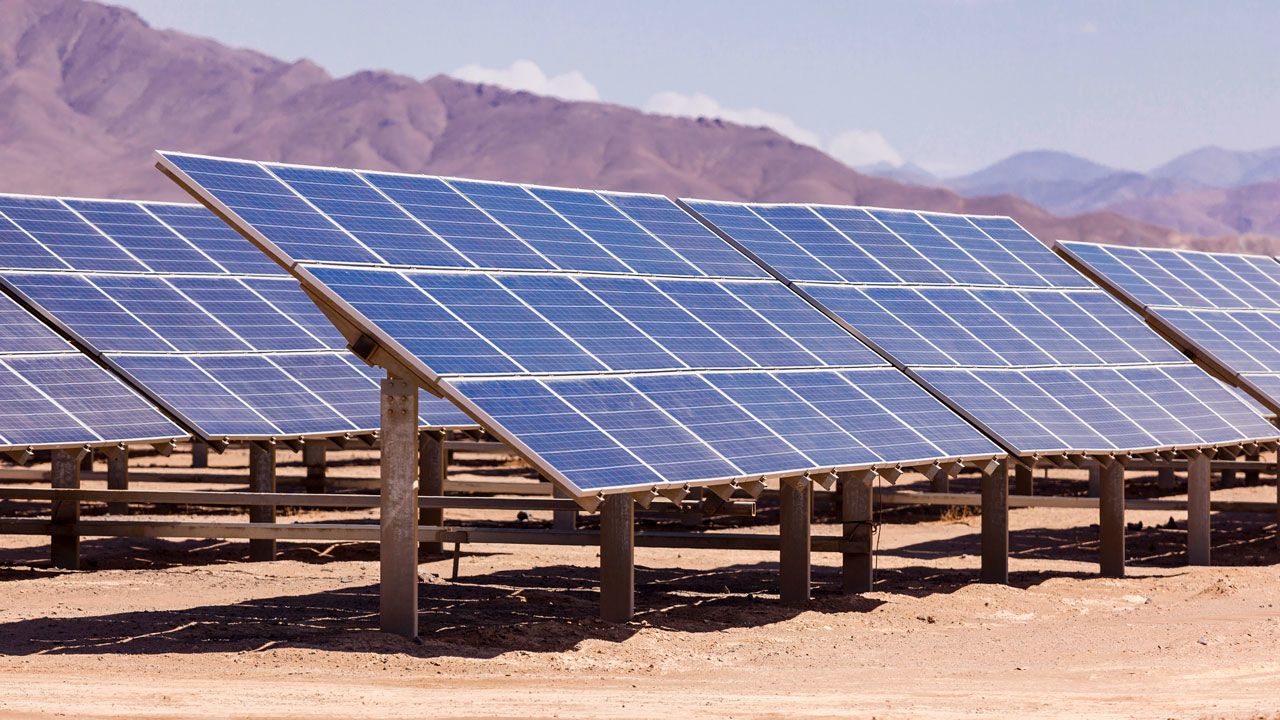découvrez notre guide complet sur les panneaux photovoltaïques : tout ce que vous devez savoir pour choisir, installer et optimiser votre système solaire. transformez l'énergie du soleil en économies d'énergie grâce à nos conseils d'experts.