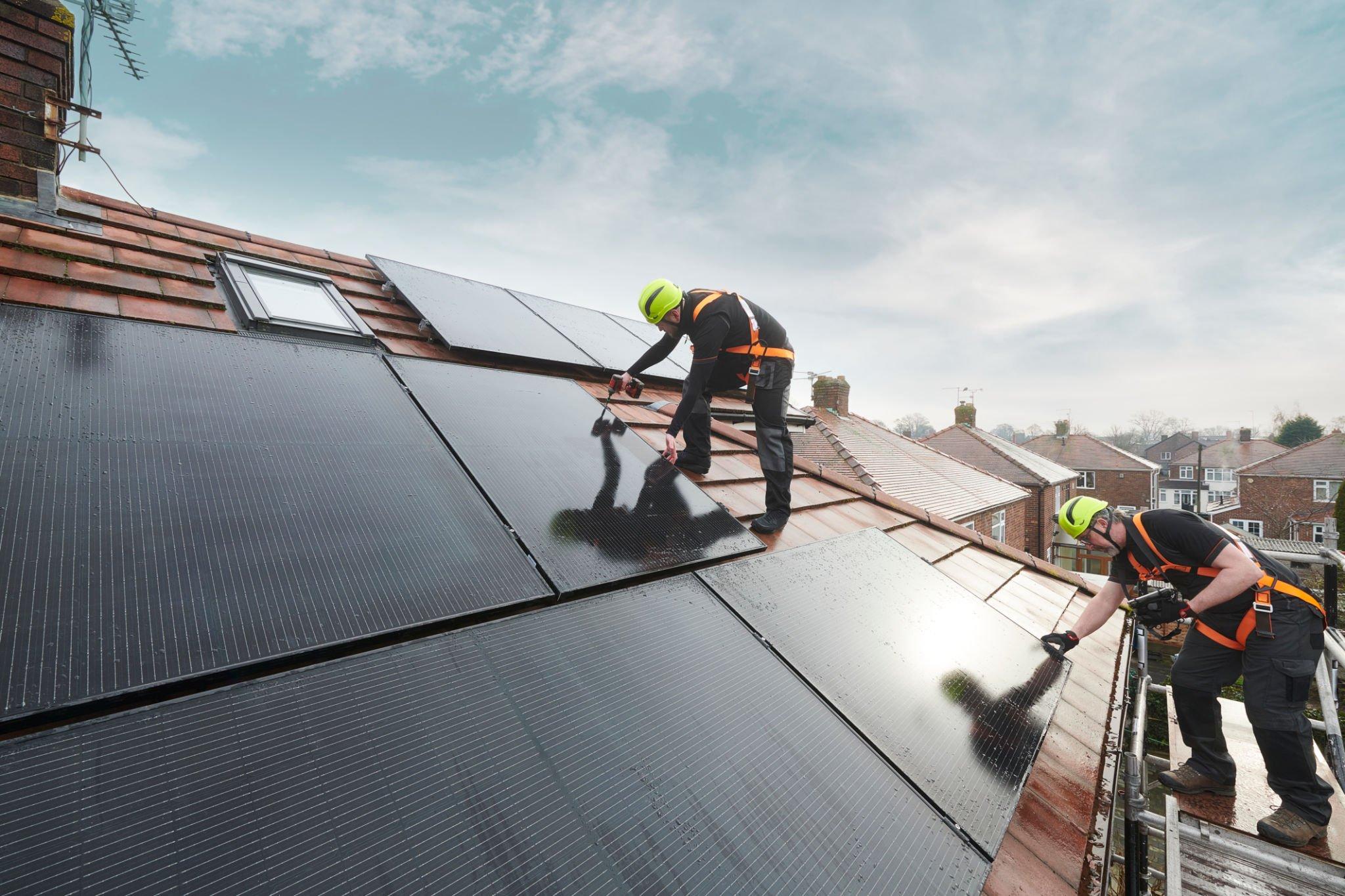 découvrez notre guide complet sur les panneaux photovoltaïques : fonctionnement, avantages, installation et conseils pour optimiser votre production d'énergie solaire. transformez votre toit en source d'énergie renouvelable et économisez sur vos factures !