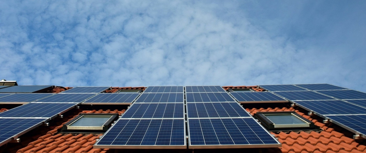 découvrez notre guide complet sur les panneaux photovoltaïques : fonctionnement, avantages, installation et conseils pratiques pour optimiser votre transition vers une énergie solaire durable.