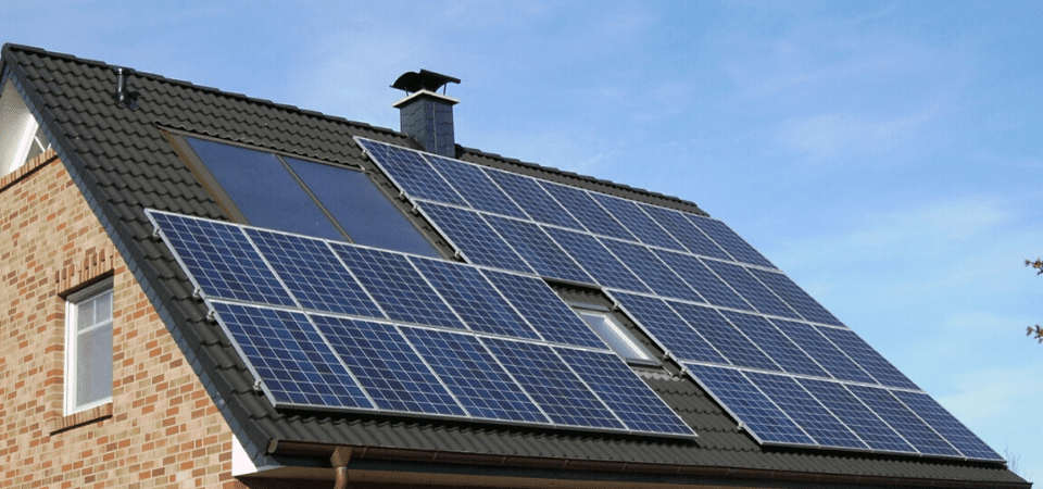 découvrez notre guide complet sur les panneaux photovoltaïques en belgique. apprenez tout ce que vous devez savoir sur l'installation, les avantages, les aides financières et l'optimisation de votre production d'énergie solaire.