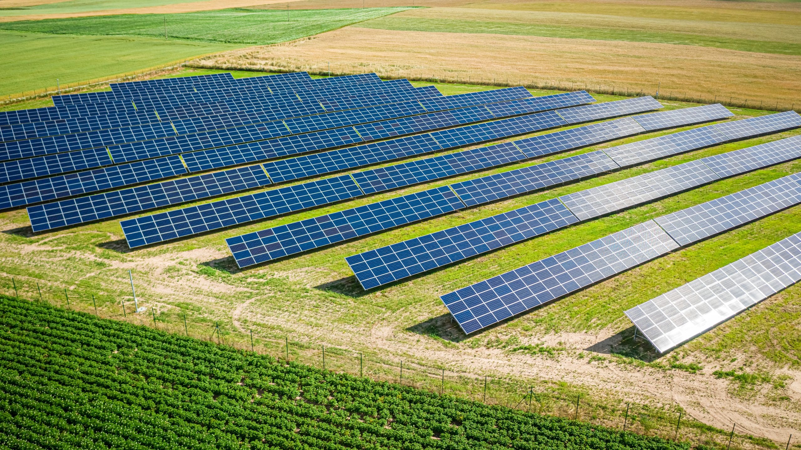 découvrez les inconvénients des panneaux photovoltaïques : coût d'installation élevé, dépendance aux conditions climatiques, problèmes d'espace et impact environnemental lors de la fabrication. informez-vous pour une décision éclairée sur l'énergie solaire.