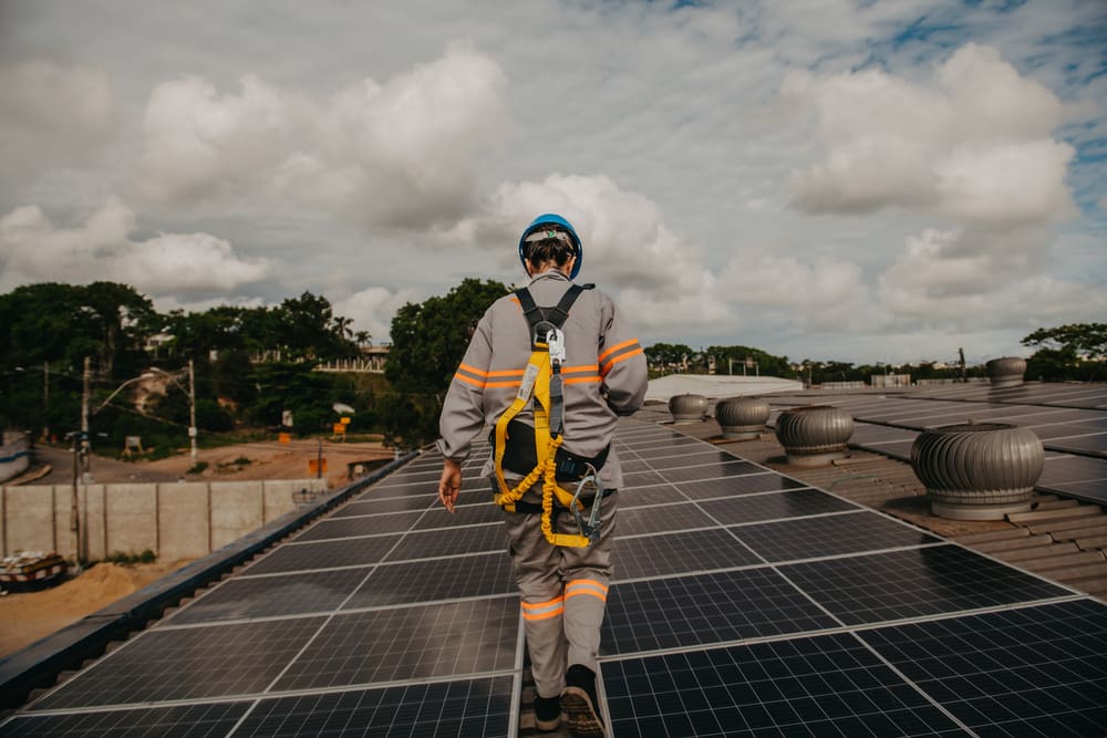découvrez notre service d'installateur certifié de panneaux photovoltaïques. profitez d'une énergie renouvelable fiable et économisez sur vos factures d'électricité grâce à nos solutions sur mesure. contactez-nous dès aujourd'hui pour une évaluation gratuite de votre projet solaire.