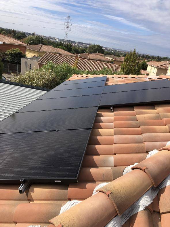découvrez notre service d'installation de panneaux photovoltaïques en haute-garonne. profitez de solutions énergétiques durables et optimisez votre consommation d'énergie tout en réduisant votre facture. contactez-nous dès aujourd'hui pour un devis personnalisé et faites un pas vers une énergie propre.