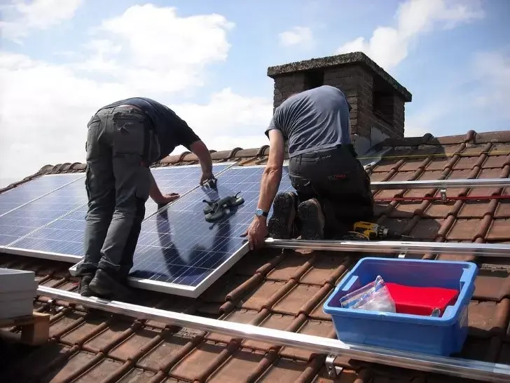 découvrez nos services professionnels d'installation de panneaux photovoltaïques pour réduire votre facture d'énergie et contribuer à un avenir durable. profitez d'énergies renouvelables avec une solution adaptée à vos besoins.