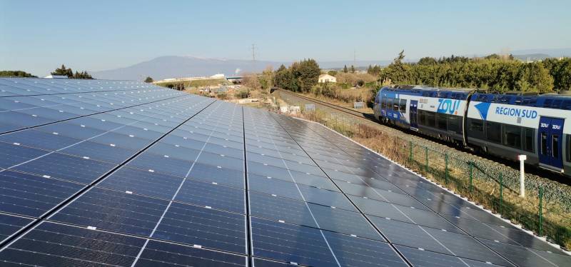 découvrez notre service de location de panneaux photovoltaïques, une solution économique et écologique pour produire votre propre électricité. profitez d'une installation simple et rapide, tout en réduisant votre empreinte carbone.