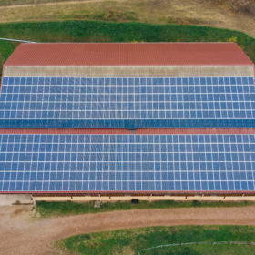 découvrez les solutions d'assurance photovoltaïques proposées par maif. protégez vos installations solaires avec des garanties adaptées et un accompagnement personnalisé. assurez votre énergie verte en toute sérénité.