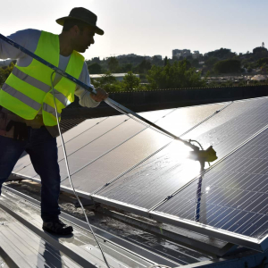 découvrez nos services de maintenance pour panneaux photovoltaïques, garantissant un fonctionnement optimal et une longévité accrue de votre installation solaire. profitez d'une énergie propre et d'économies sur votre facture grâce à un entretien régulier effectué par nos experts.