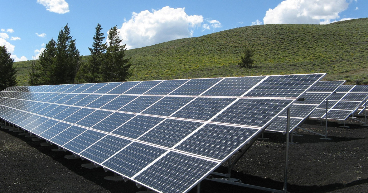 découvrez notre maison écolo, équipée de panneaux photovoltaïques pour une vie durable et respectueuse de l'environnement. profitez d'une habitation éco-responsable alliant confort moderne et économies d'énergie.