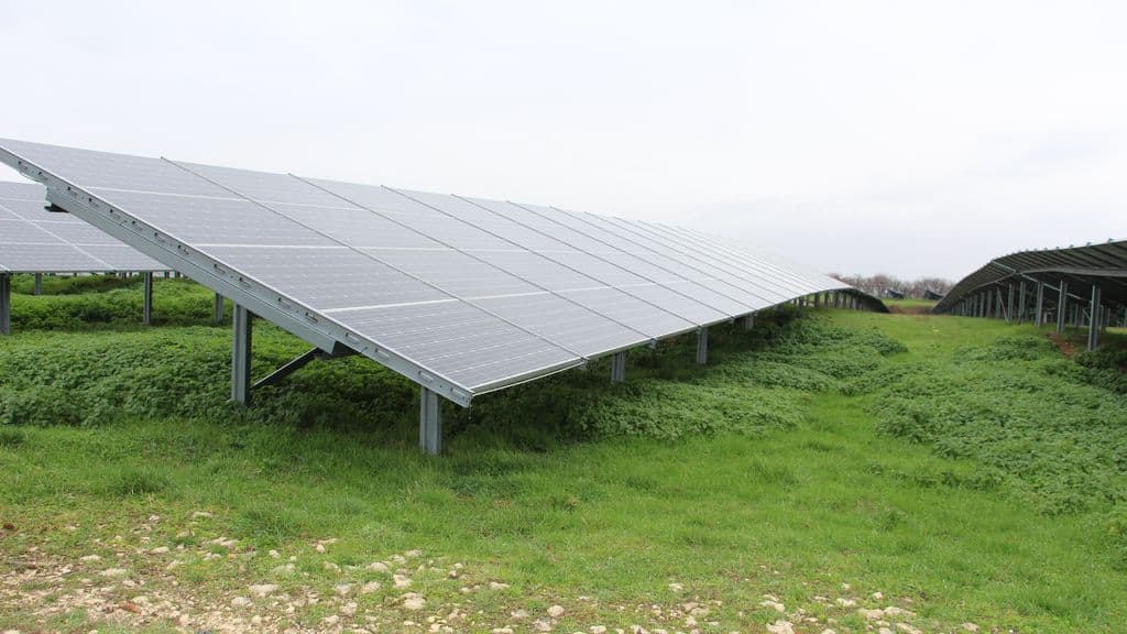 découvrez les meilleures pratiques pour la mise à terre des panneaux photovoltaïques. assurez la sécurité et l'efficacité de votre installation solaire grâce à nos conseils d'experts et à des solutions adaptées.