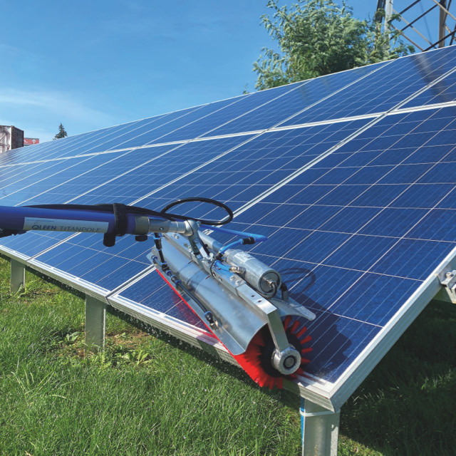 optimisez la performance de votre installation solaire avec notre service de nettoyage professionnel des panneaux photovoltaïques. assurez un rendement maximal et prolongez la durée de vie de vos équipements grâce à notre expertise.