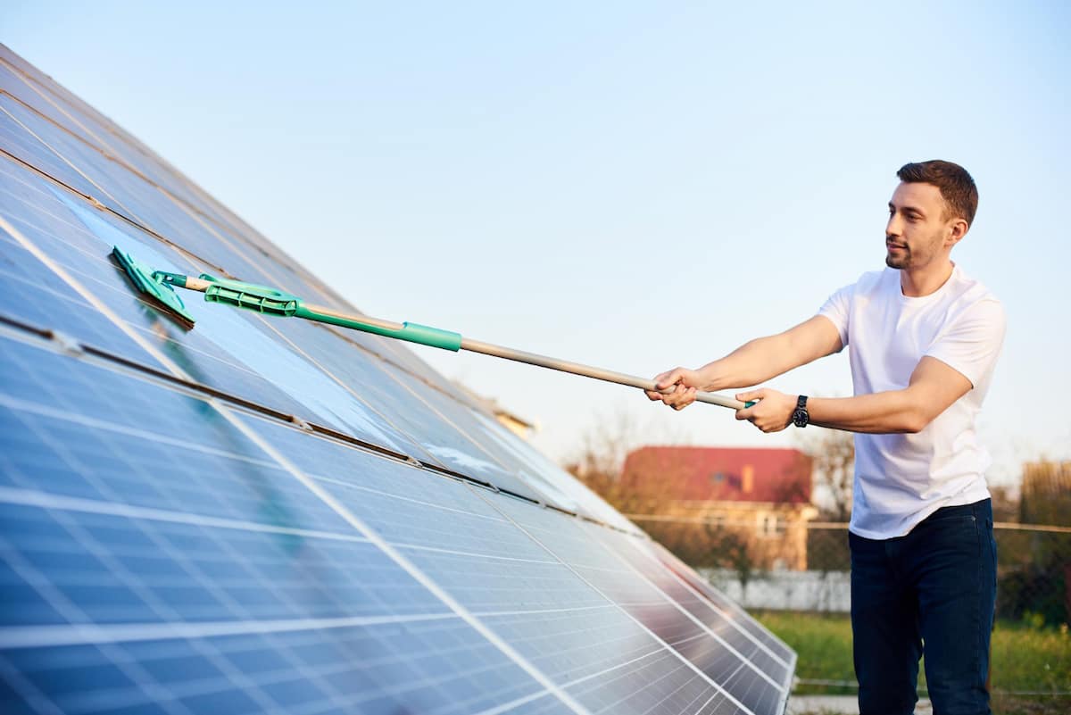 découvrez l'importance du nettoyage des panneaux photovoltaïques pour optimiser leur performance et prolonger leur durabilité. apprenez des techniques efficaces et des conseils pour maintenir vos installations solaires en parfait état.