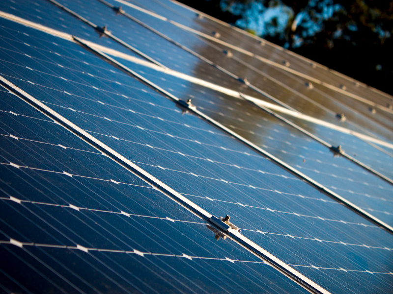 découvrez nos services de nettoyage de panneaux photovoltaïques en belgique pour optimiser leur performance et prolonger leur durée de vie. profitez d'une solution professionnelle et efficace pour garantir un rendement optimal de votre installation solaire.