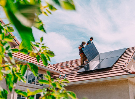 découvrez les panneaux photovoltaïques, une solution d'énergie renouvelable efficace pour transformer la lumière du soleil en électricité. apprenez comment ils fonctionnent, leurs avantages pour l'environnement et comment ils peuvent réduire vos factures d'électricité tout en valorisant votre propriété.