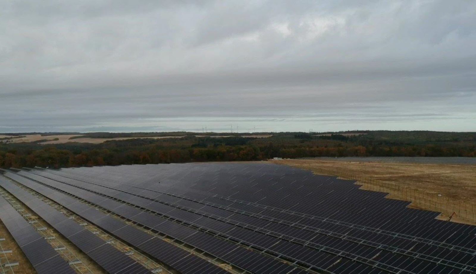 découvrez les panneaux photovoltaïques avancés, une solution d'énergie renouvelable innovante qui maximise l'efficacité et réduit votre empreinte carbone. optez pour une technologie de pointe pour une production d'énergie solaire optimale.