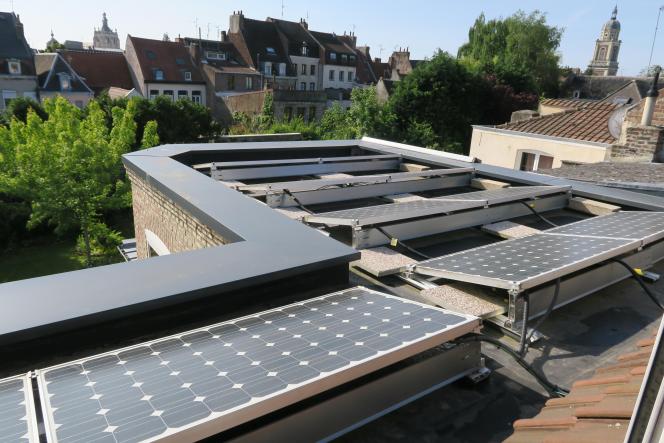 découvrez les avantages des panneaux photovoltaïques chez vous : réduisez vos factures d'énergie, contribuez à la protection de l'environnement et augmentez la valeur de votre maison grâce à une installation solaire durable. informez-vous sur les meilleures pratiques et incitations disponibles.