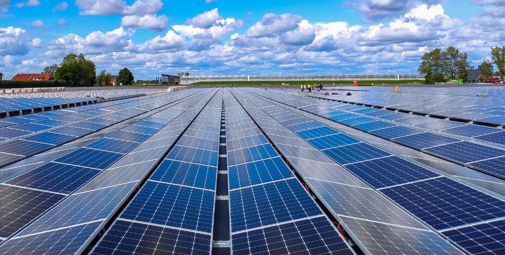 découvrez les enjeux et les perspectives des panneaux photovoltaïques, une solution énergétique renouvelable incontournable pour un avenir durable. analysez les avantages, les défis et les innovations dans le domaine de l'énergie solaire.
