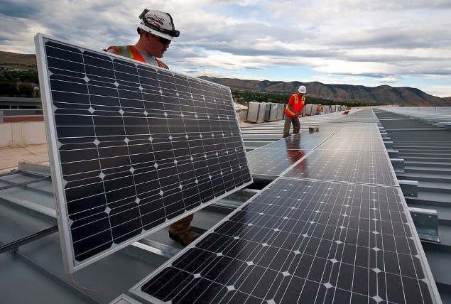 découvrez comment obtenir des panneaux photovoltaïques gratuits pour réduire votre facture d'électricité et contribuer à la transition énergétique. profitez d'offres et d'aides disponibles pour équiper votre maison avec des solutions durables.
