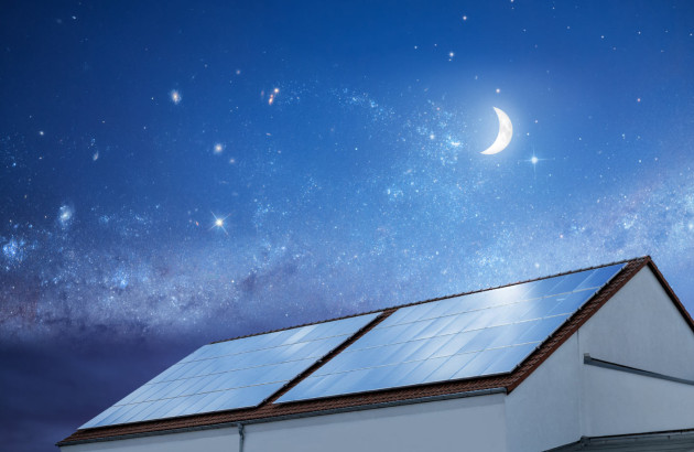 découvrez comment les panneaux photovoltaïques fonctionnent même la nuit grâce à des systèmes de stockage d'énergie innovants. optimisez votre consommation d'énergie et faites un geste pour la planète tout en profitant d'une source d'énergie durable et fiable.