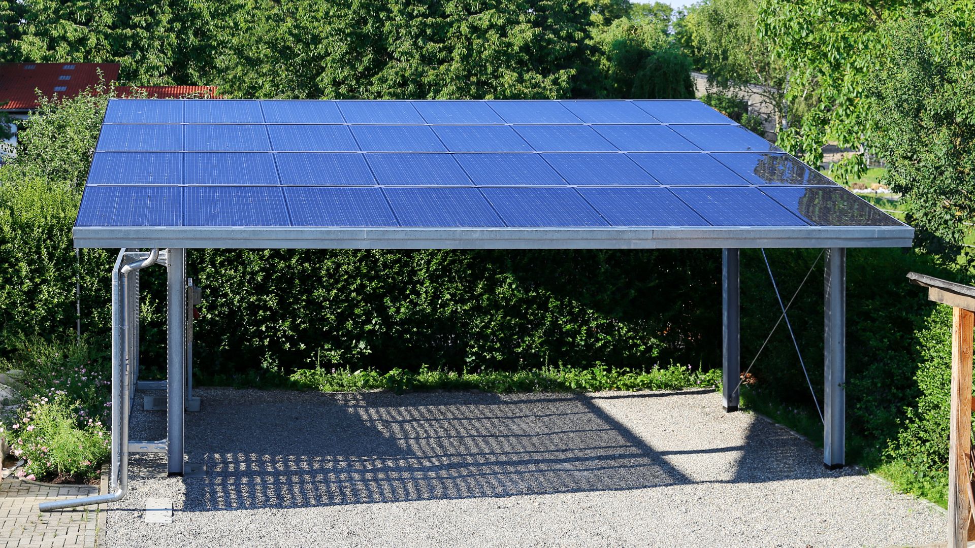 découvrez les panneaux photovoltaïques orientables, une solution innovante pour maximiser votre production d'énergie solaire. profitez d'une technologie adaptable qui suit le soleil tout au long de la journée, optimisant ainsi l'efficacité de vos installations solaires. économisez sur vos factures d'énergie tout en contribuant à la protection de l'environnement.