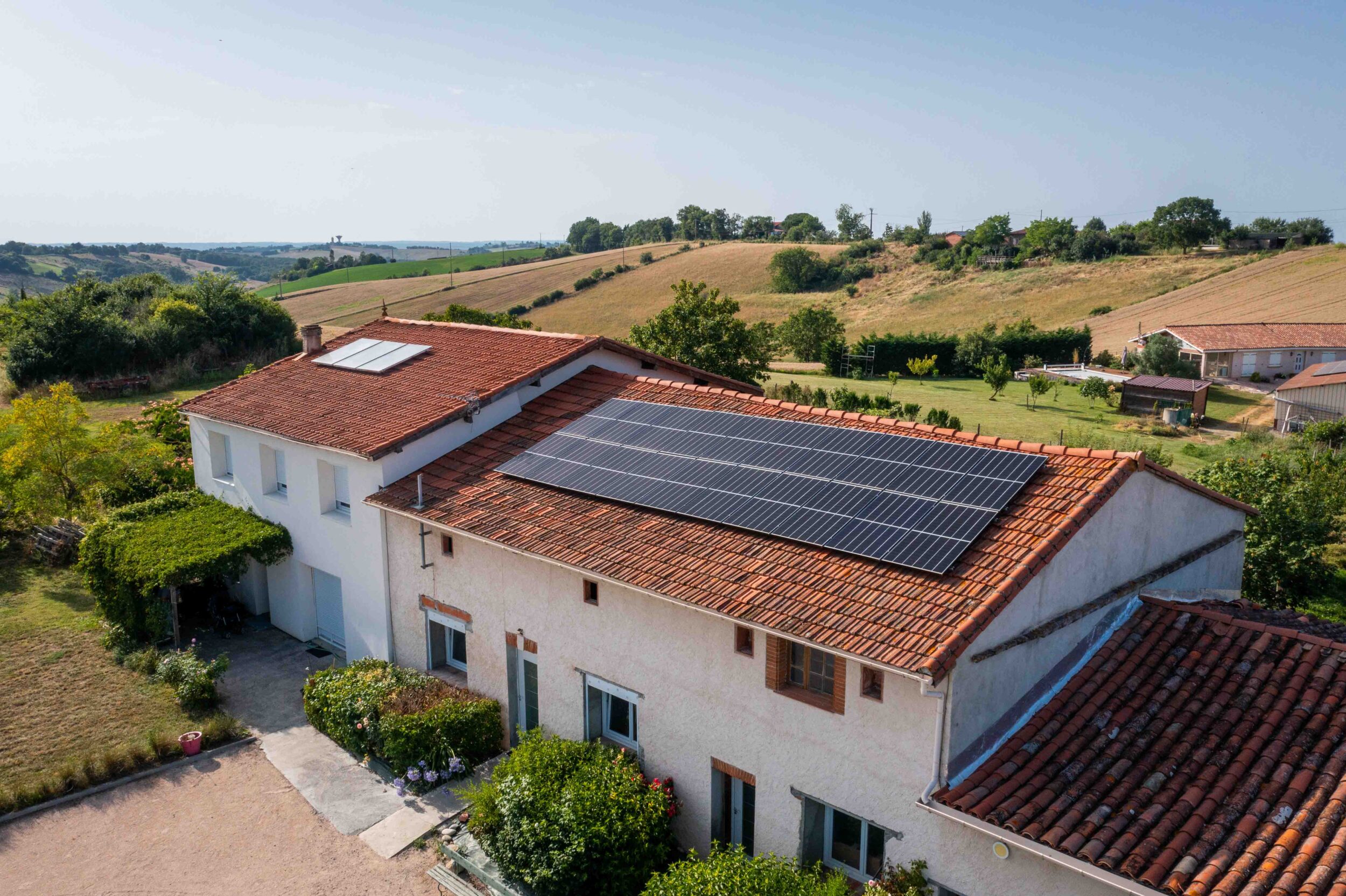 découvrez nos panneaux photovoltaïques conçus pour une puissance de 8000 kw. optimisez votre production d'énergie solaire et réduisez vos factures d'électricité grâce à des solutions durables et performantes. investissez dans une énergie renouvelable efficace et respectueuse de l'environnement.
