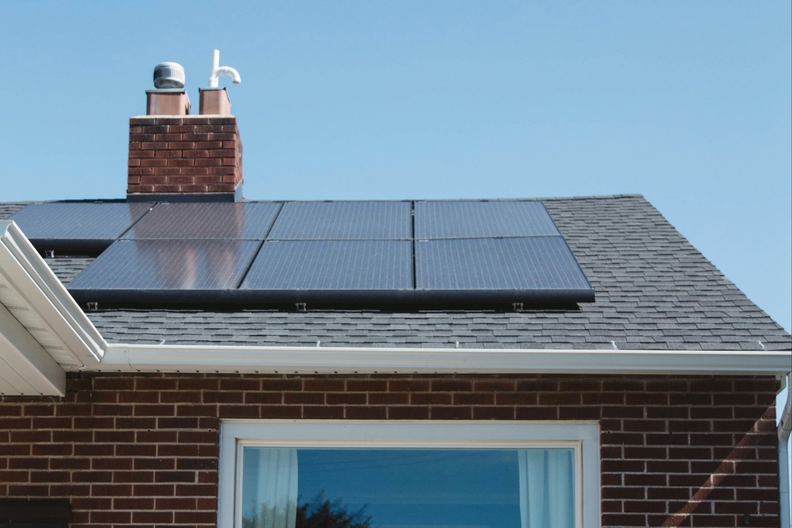 découvrez comment les panneaux photovoltaïques peuvent valoriser votre maison tout en réduisant vos factures d'énergie. investissez dans des solutions durables et augmentez la valeur de votre bien grâce à l'énergie solaire.