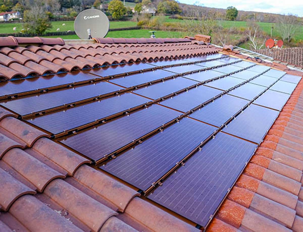 découvrez les panneaux photovoltaïques rouges, une solution innovante et esthétique pour produire de l'énergie solaire tout en apportant une touche de couleur à votre toiture. idéaux pour allier efficacité énergétique et design, ces panneaux sont la réponse parfaite pour une transition énergétique réussie.