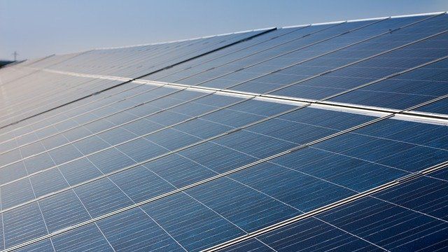 découvrez les solutions photovoltaïques dans les landes pour produire votre propre électricité verte. profitez de l'ensoleillement optimal de la région et réduisez vos factures d'énergie tout en contribuant à la protection de l'environnement. informez-vous sur les installations, les subventions disponibles et les avantages des systèmes solaires.