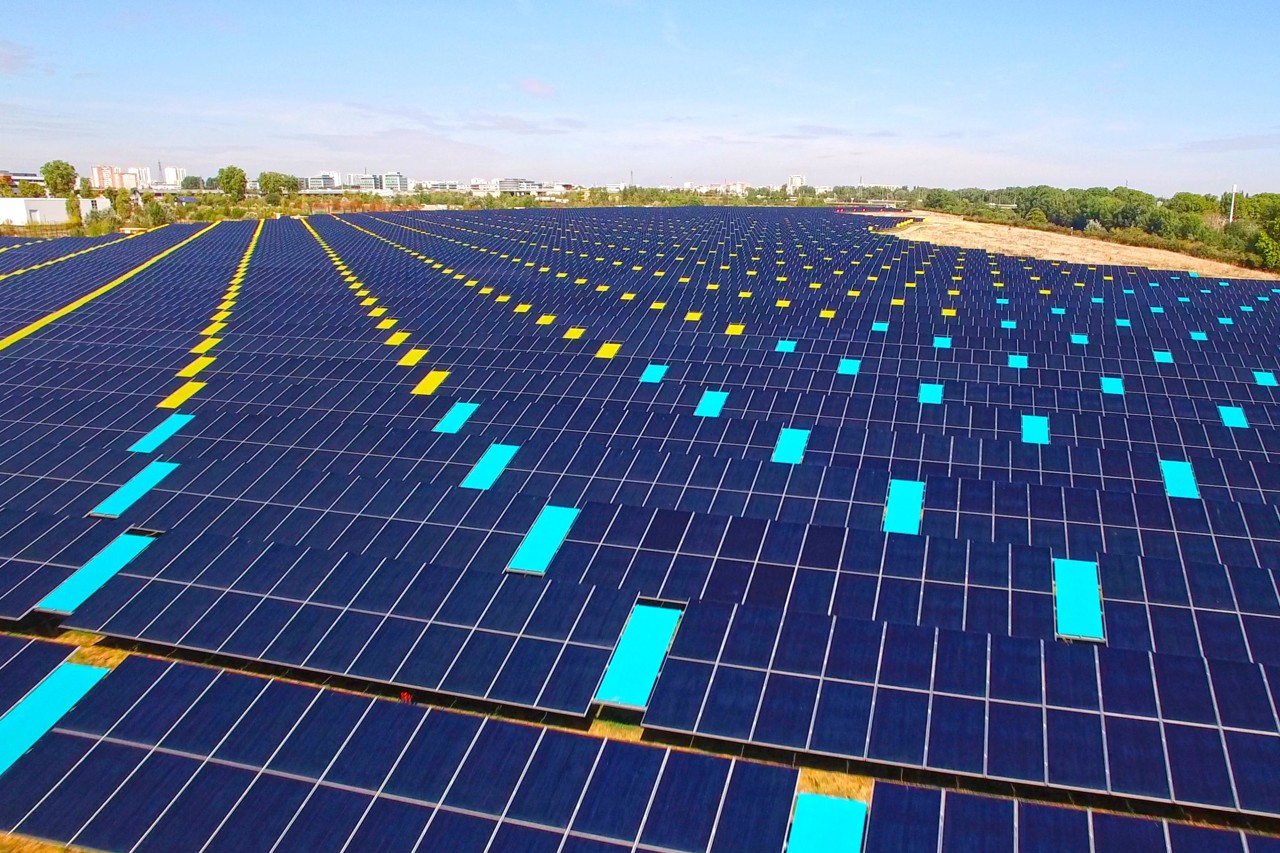 découvrez comment les systèmes photovoltaïques urbains transforment nos villes en espaces durables. explorez les avantages de l'énergie solaire au cœur de l'urbanisation et participez à la révolution énergétique de demain.