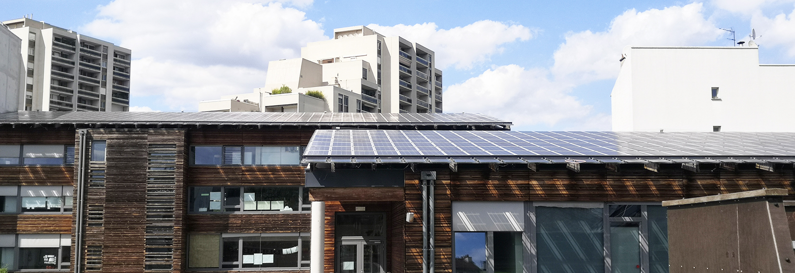découvrez comment les systèmes photovoltaïques urbains transforment nos villes en sources d'énergie durable. apprenez les avantages, les défis et les innovations apportées par le solaire urbain pour un avenir éco-responsable.