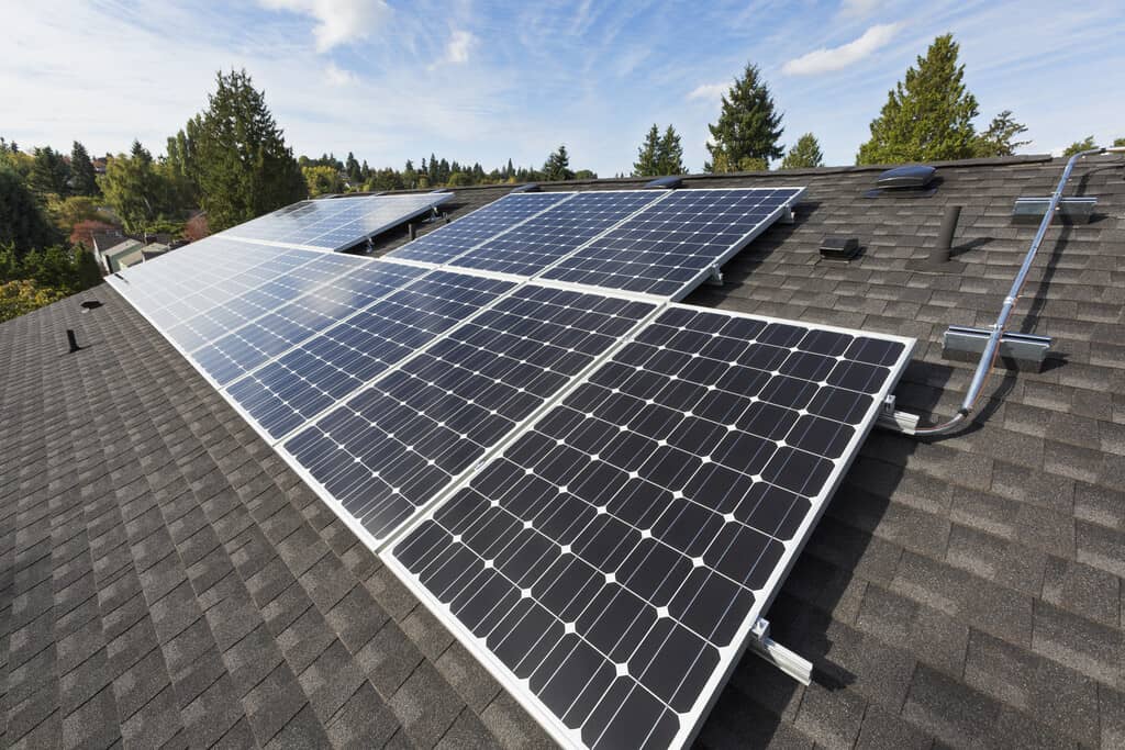 découvrez les prix des panneaux photovoltaïques en 2023 : comparez les offres, informez-vous sur les aides financières disponibles et optimisez votre investissement pour une énergie durable.
