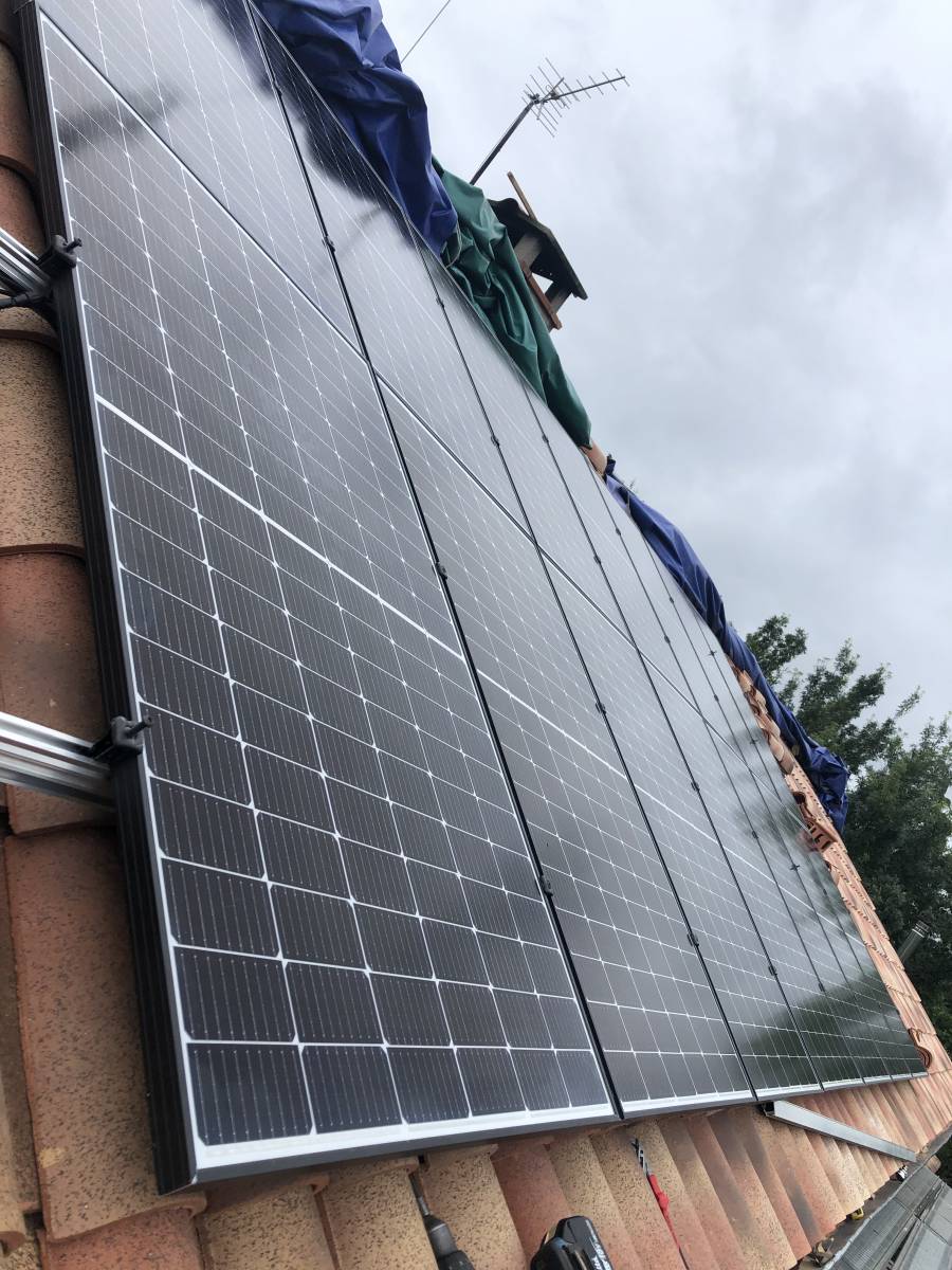découvrez les prix des panneaux photovoltaïques et les différentes options disponibles pour investir dans l'énergie solaire. informez-vous sur les coûts d'installation, les aides financières et les avantages d'une énergie renouvelable.