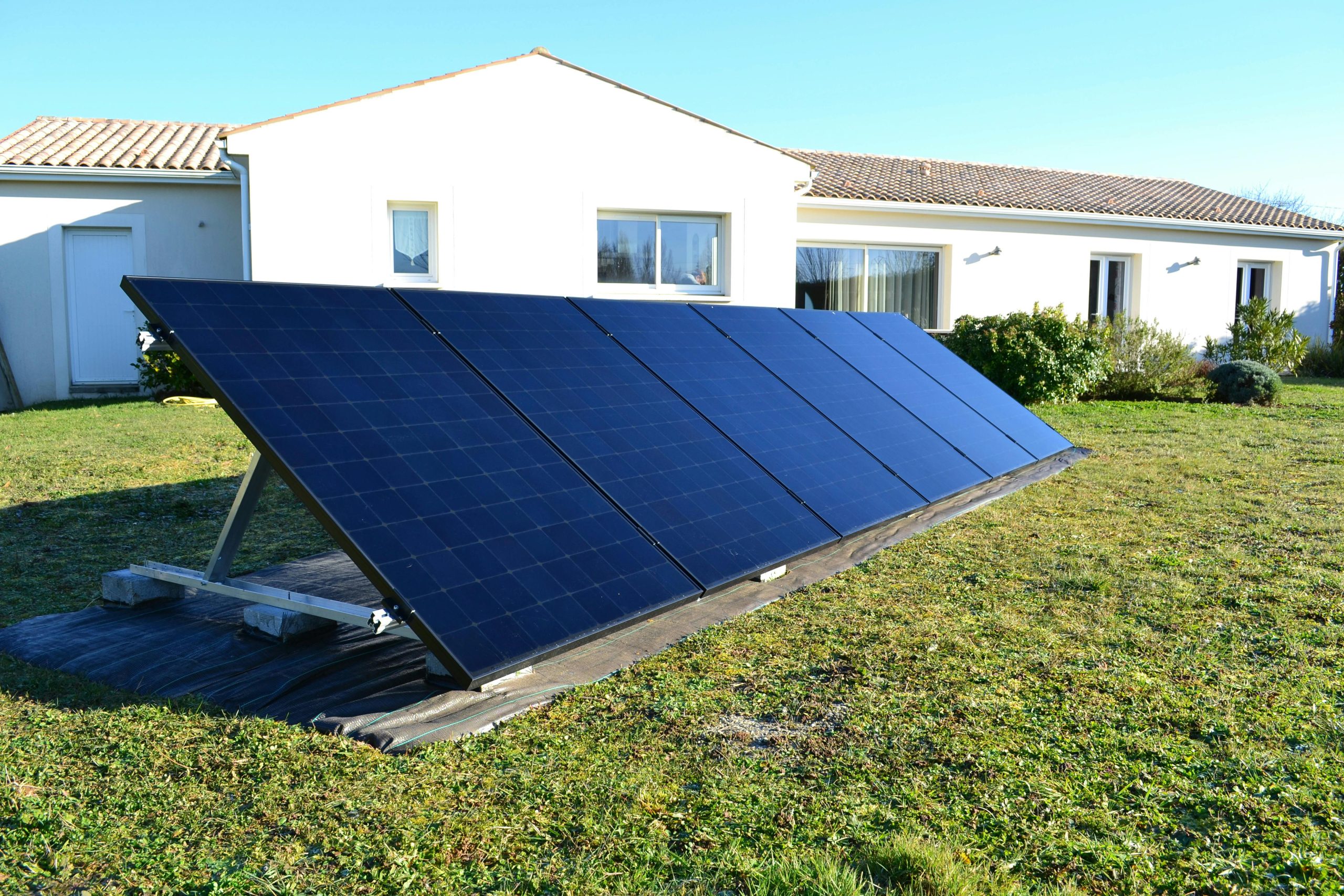 découvrez les réglementations en matière de photovoltaïques en france : obligations, normes et aides pour votre projet solaire. informez-vous sur les meilleures pratiques pour optimiser votre installation et tirer le meilleur parti de l'énergie renouvelable.